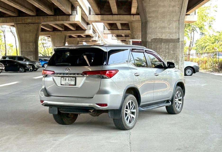 2016 Toyota Fortuner 2.4 V รถสวยมือเดียว รูปที่ 2