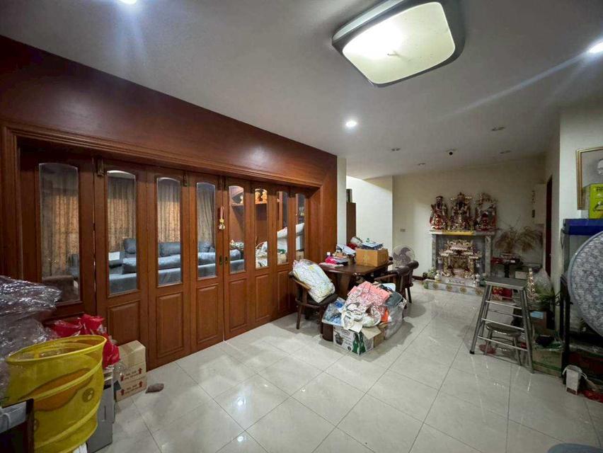 ให้เช่าอาคาร 3 คูหา 3.5 ชั้น + ดาดฟ้า พร้อมบ้าน 2 ชั้น ด้านหลัง ทำเลทอง ลาดพร้าว 71 (N.2012) 15