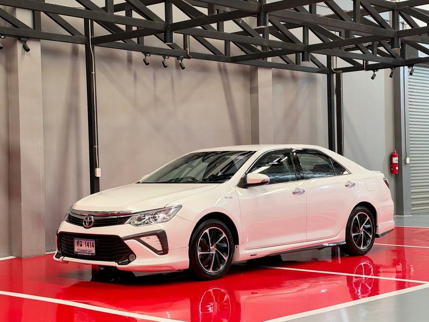 2017 TOYOTA CAMRY 2.0G EXTREMO รถมือเดียวออกป้ายแดง รถวิ่งน้อย รถเข้าศูนย์ตามระยะ รถไม่เคยมีอุบัติเหตุครับ รูปย่อยที่ 4