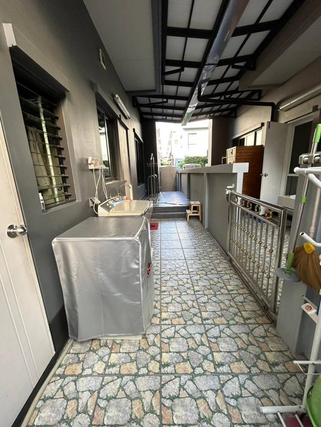 ขาย บ้านเดี่ยวสามชั้น โครงการฯนาราสิริ ทรอเพียรี่ นวมินทร์ 56 ตรว..เฟอร์นิเจอร์ครบ 4 นอน 6 ห้องน้ำ, ห้องแม่บ้าน ขายราคา 17 ล้านบาท 14