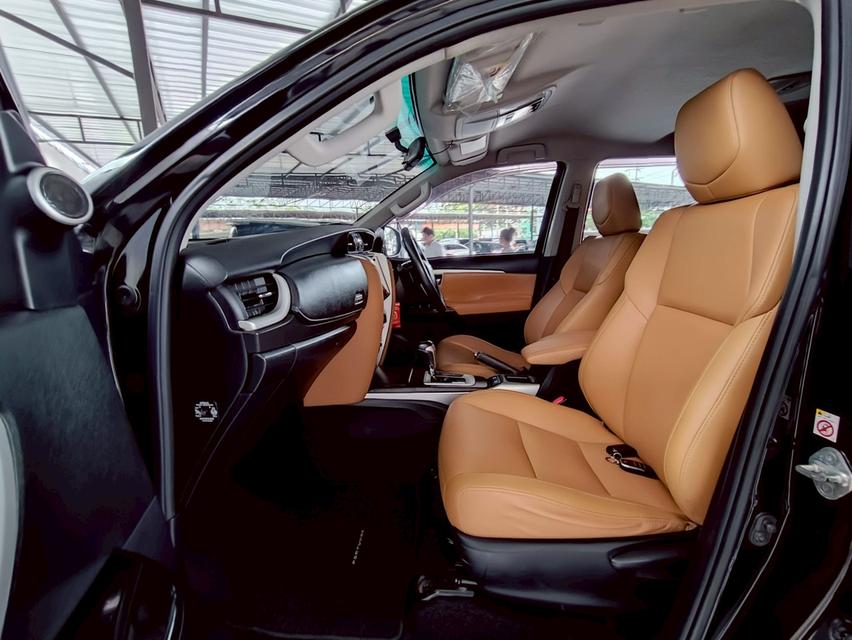 รถยนต์มือสองพร้อมใช้งาน 12