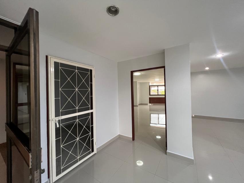 สำนักงานให้เช่า ตลิ่งชัน ติดถนนบรมราชชนนี (ข้างสถานีตำรวจตลิ่งชัน) 10