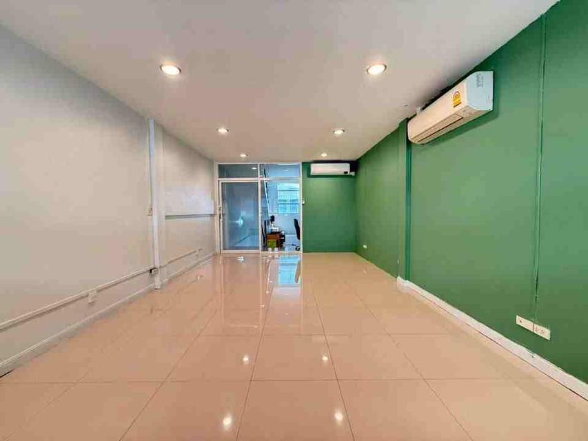 1 B1018 ให้เช่าอาคารพาณิชย์ 3.5 ชั้น + ดาดฟ้า ถนนพระราม4 ใกล้BSTทองหล่อ 3ก .ม 5