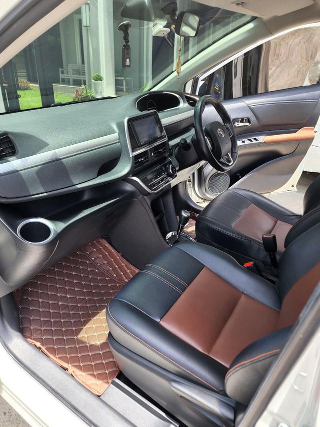 TOYOTA SIENTA 1.5V AUTO 3