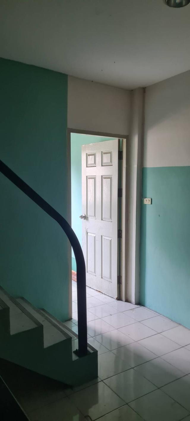 ขายถูกมาก!! พร้อมอยู่ ตึกแถว 3.5 ชั้น+ดาดฟ้าต่อเติมโครงหลังคาแล้ว “สภาพดี/ทำเลดี” ซ.จันทน์ 23 12