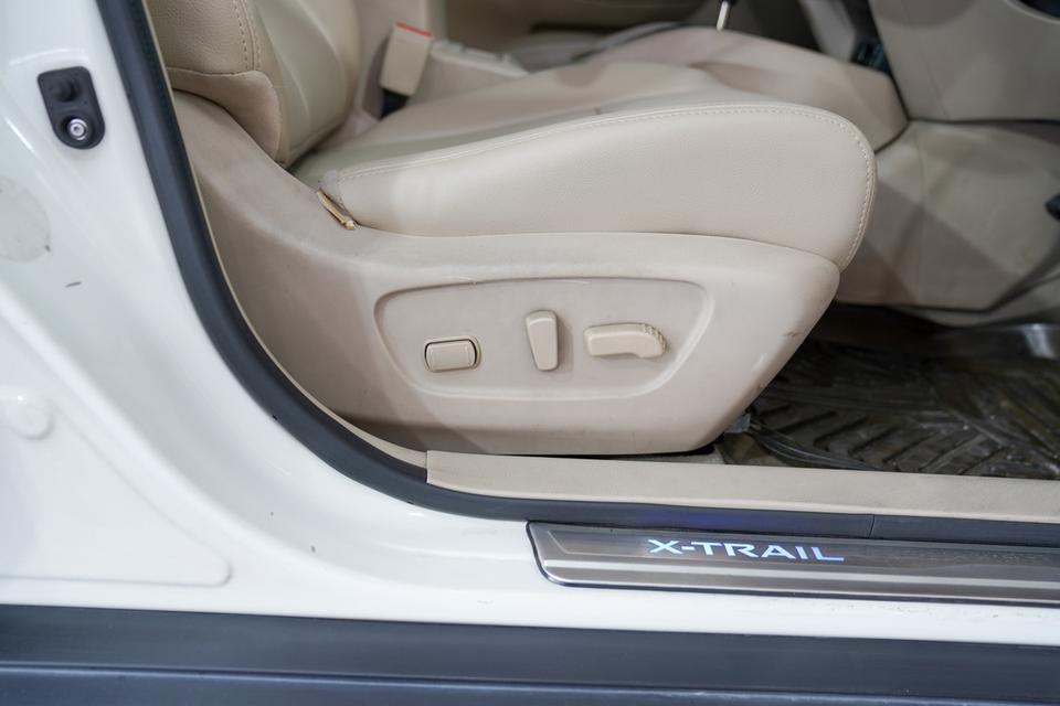 NISSAN XTRAIL 2.0 S AT ปี2015  13