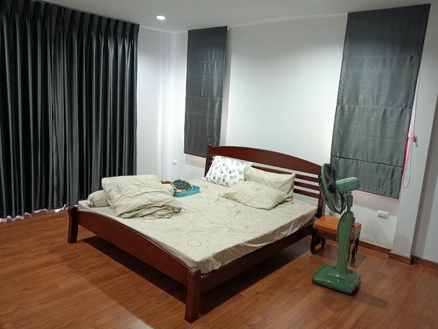 หมู่บ้านดีพร้อมแกรนด์ 11