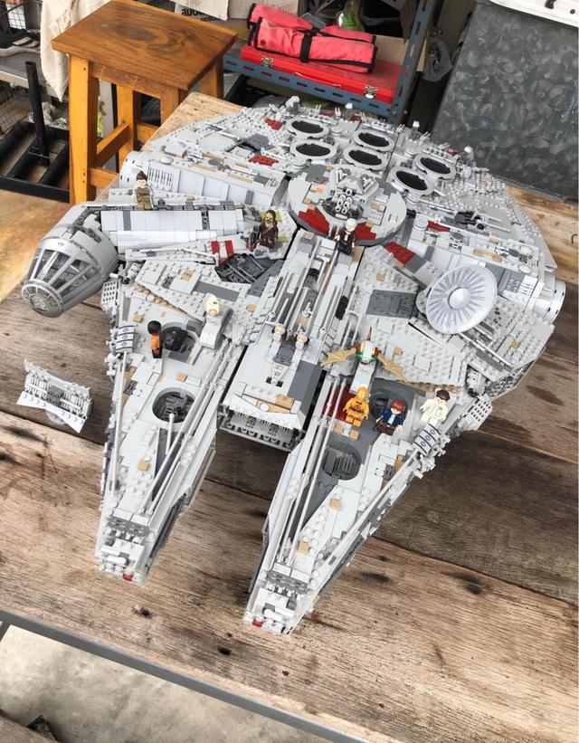 ปล่อย Lego Millennium Falcon 2