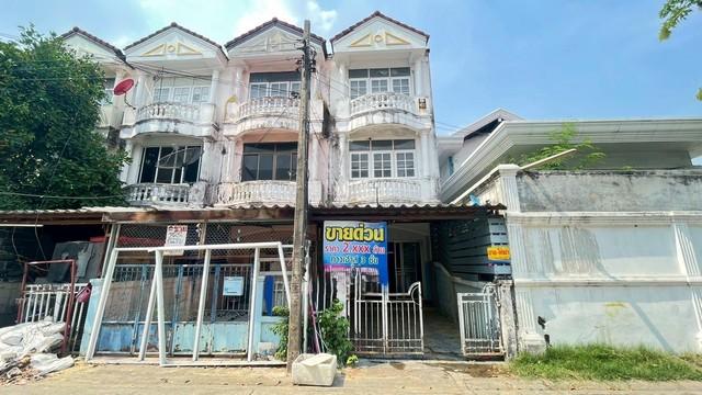 ขายทาวน์โฮม 3 ชั้น ทำเลดี รามอินทรา 39 แยก 16 ขายถูก คุ้มค่าน่าลงทุน หาแบบนี้ไม่ได้ง่ายๆ 1
