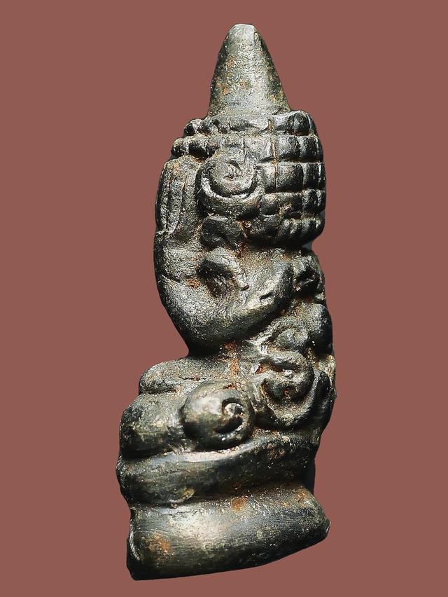 พระปิดตาพิมพ์นั่งบัว (เศียรแหลม) หลวงพ่อทับ วัดทอง เนื้อสำริด....เก่า เดิมๆ