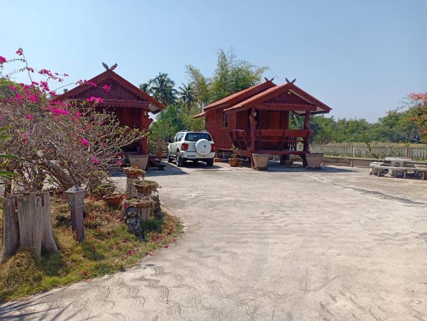 รีสอร์ทเรือนไทยสีคิ้ว 8