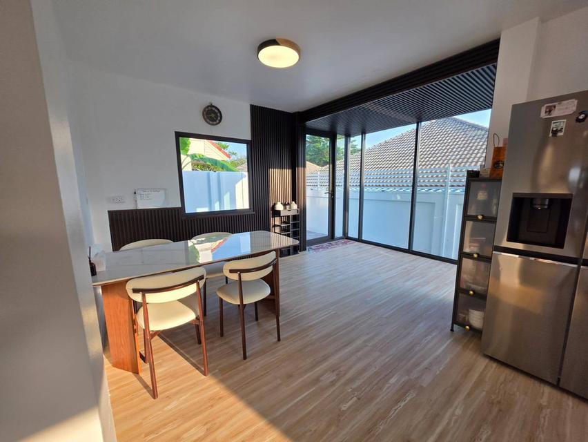 ให้เช่าบ้านเดี่ยว 2 ชั้น ขนาด 80 ตร.วา พร้อมอยู่ เฟอร์นิเจอร์ครบ ใกล้โรบินสัน เดินทางสะดวก อยู่แหล่งชุมชน 8