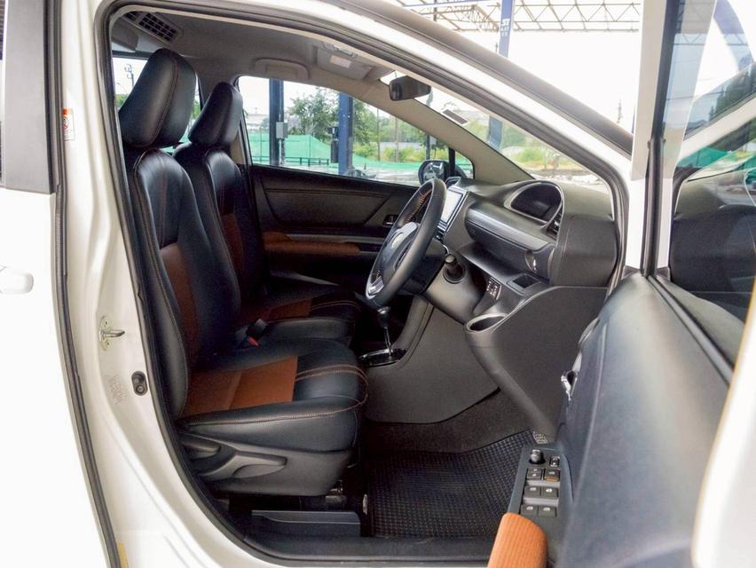 TOYOTA SIENTA 1.5V ปีจด 2017  18