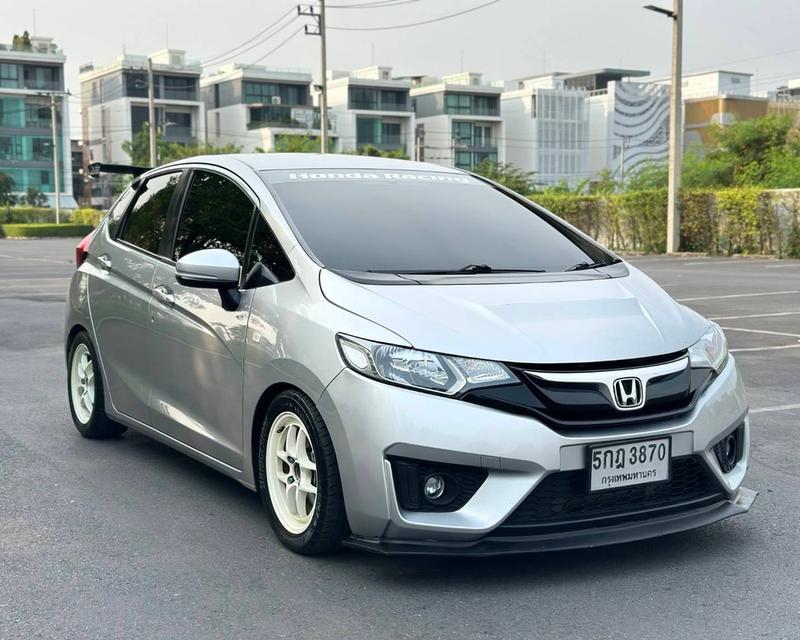 Honda Jazz GK 1.5S เกียร์ Auto สีบอร์นเทา ปี 2016 2