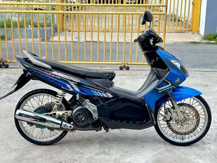 Yamaha Nouvo สีน้ำเงิน-ดำ