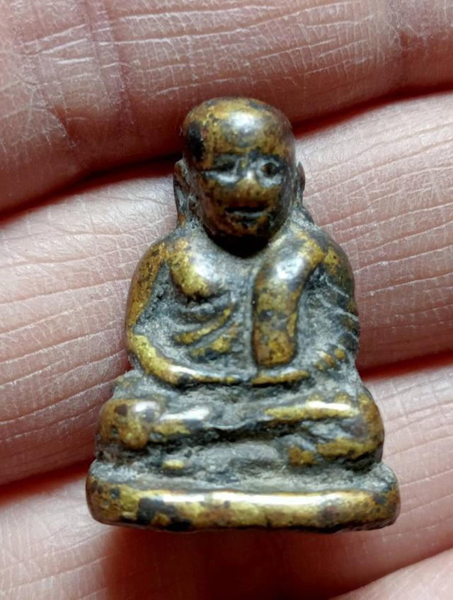 หลวงพ่อเงิน สอบถามได้ค่ะ