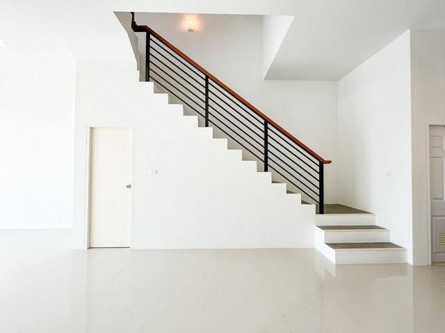 For Rent : Wichit, 3-Storey Commercial Building, 3 Bedrooms 4 Bathrooms 4