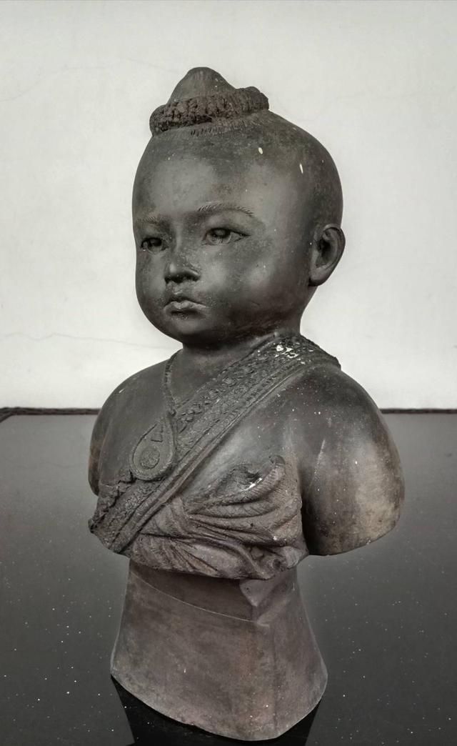 643.พระบรมรูปหล่อครึ่งพระองค์สมเด็จพระเจ้าบรมวงศ์เธอ เจ้าฟ้าศิริราชกกุธภัณฑ์ รูปที่ 7