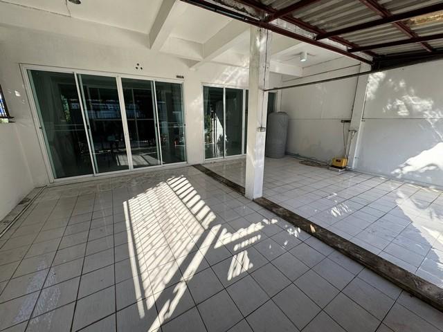 P582 ให้เช่าทาวน์เฮ้าส์ 2 ชั้น 2 หลังทะลุกัน ซอยรามอินทรา 34 ติดเลียบด่วนรามอินทรา และ ถ.รามอินทรา 12