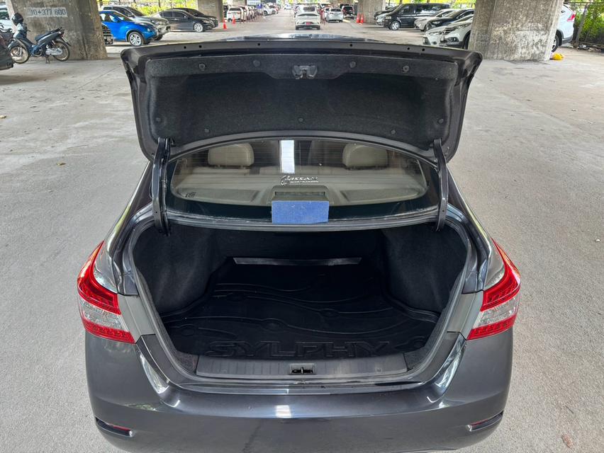 2013 Nissan Sylphy 1.6 V AT รถสวย มือเดียวป้ายแดง รูปที่ 17