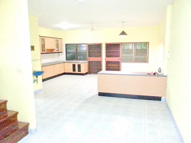 ปุณณวิถี25-31BTSปุณณวิถี 1.1กม.6นอน ให้เช่าทาวน์โฮม 4 ชั้น+ดาดฟ้า ใหญ่มาก กว้าง 6 ม.มีหลังคา 27 ตร.วา. 430 ตร.ม. สุขุมวิ 2