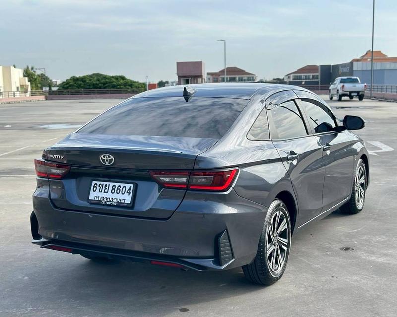 TOYOTA YARIS ATIV 1.2 PREMIUM เกียร์  Auto สีเทา ปี 2022 8
