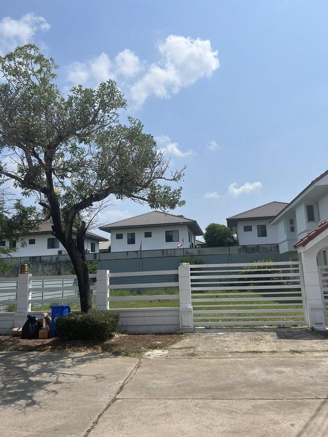 ขายที่ดิน 101 ตร.ว. ยู่ในหมู่บ้านบารเมษฐ์  ซ.เฉลิมพระเกียรติ์ 62 ซอย6 ประเวศ สุวรรณภูมิ  1