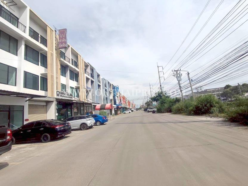 โฮมออฟฟิศ ฟิฟธ์ เอเวนิว ลาดกระบัง ถนนฉลองกรุง 18