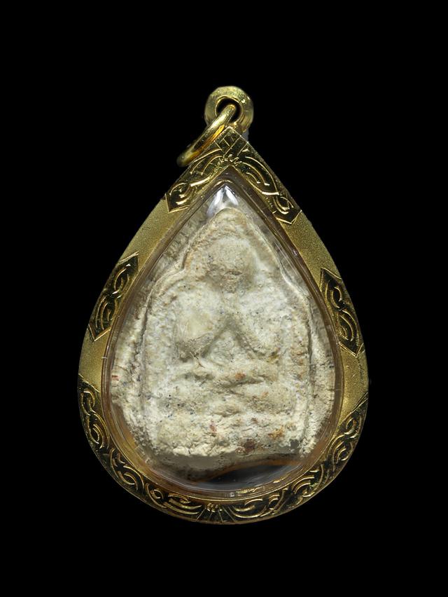 พระกรุท้ายตลาดเนื้อผงพุทธคุณ