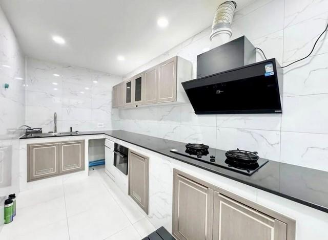 ให้เช่าโฮมออฟฟิศ อาคาร สำนักงาน 4 ชั้น บี สแควร์ พระราม9 B Square เหม่งจ๋าย เลียบด่วนเอกมัย รามอินทรา 6