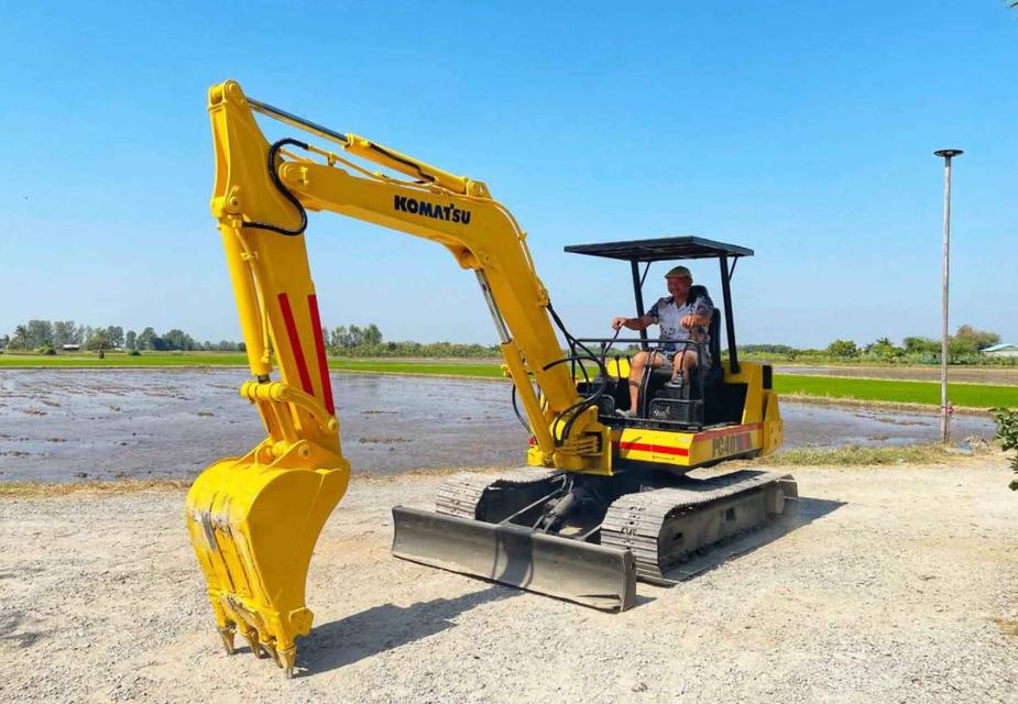 รถแม็คโคร Komatsu PC40-6