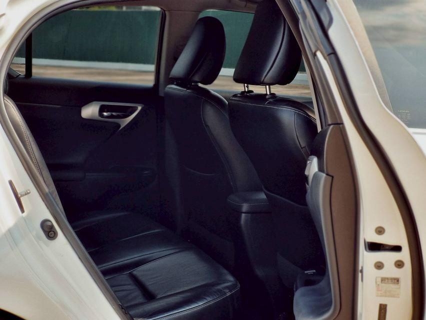 Lexus CT 200h F-Sport ปี 2011 ไมล์ 192,xxx km. รูปที่ 8