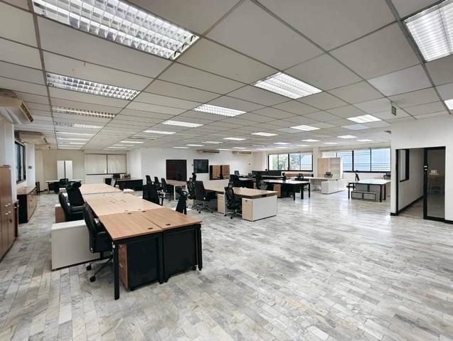 ให้เช่าอาคารสำนักงาน 2 ชั้น 740 ตร.ม. ถนนวิภาวดีรังสิต ซอย 62-64 ใกล้รถไฟฟ้า 3 สาย 4