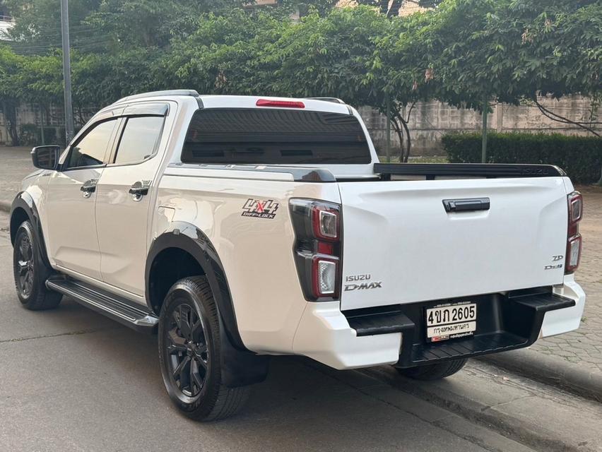 ISUZU D-MAX  V-Cross 3.0 Ddi ZP 4WD ปี 2023 เกียร์ธรรมดา ไมล์ 29,000 km. 6