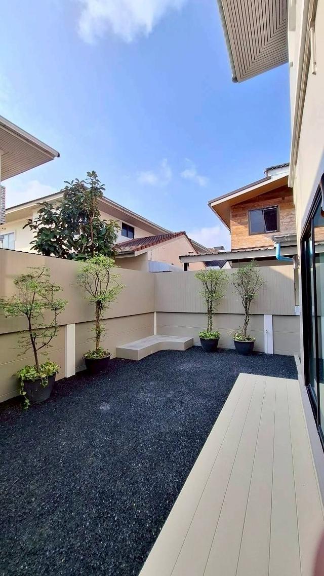 หมู่บ้านกาญจนลักษณ์3  ติดถนนกาญจนาภิเษก 11