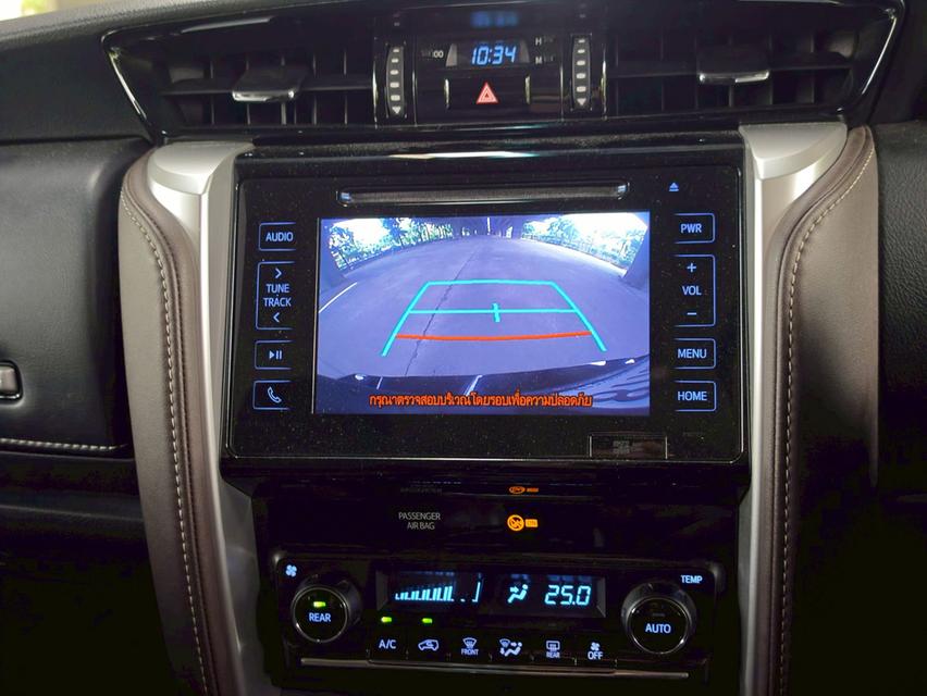Toyota Fortuner 2.4 V 2WD AT ปี 2019 14