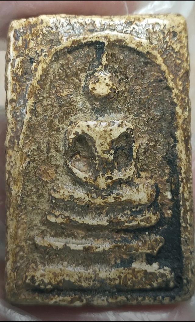 พระสมเด็จวัดระฆังเนื้อหาเก่าแกร่งเป็นธรรมชาติ