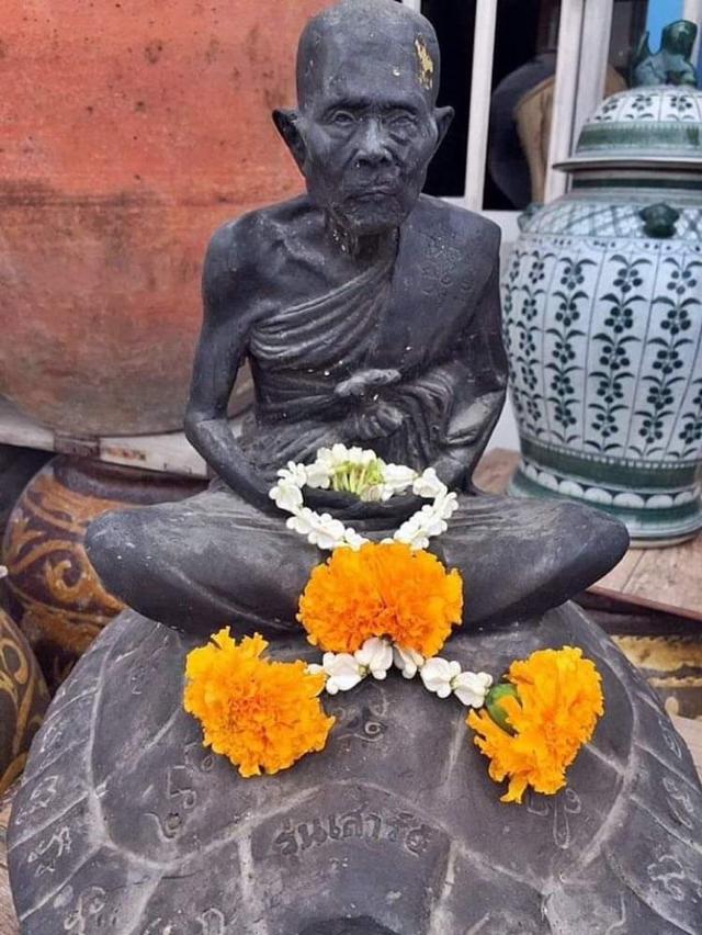 พระบูชาหลวงปู่หลิว หน้าตัก9นิ้ว วัดไร่แตงทอง วัสดุทองเหลือง 3