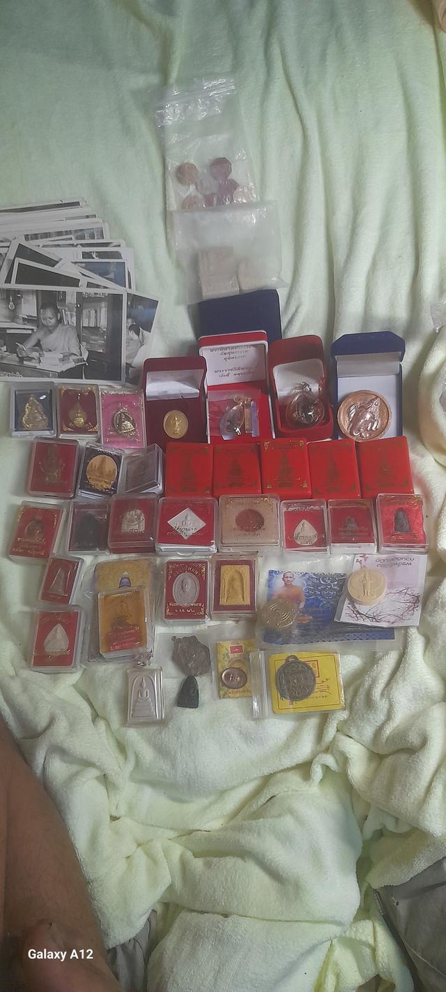 รวมพระเครื่องและเครื่องราง 11