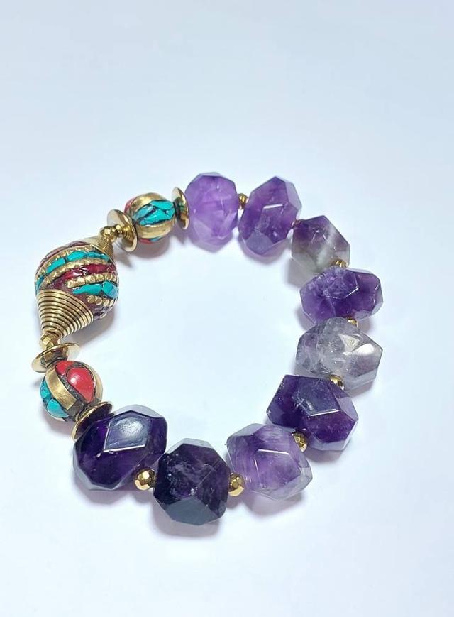 หินAmethysts คั่นแร่เฮมาไทต์ลูกปัดเนปาล 13×14 mm ยาว 18 cm.