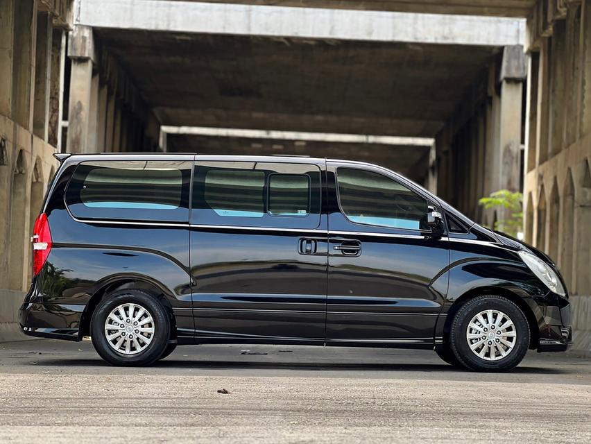 HYUNDAI H-1 ปี2018แท้ 2.5 Deluxe AT รถสวย พร้อมใช้ ฟรีดาวน์ รถบ้านมือเดีียว 12