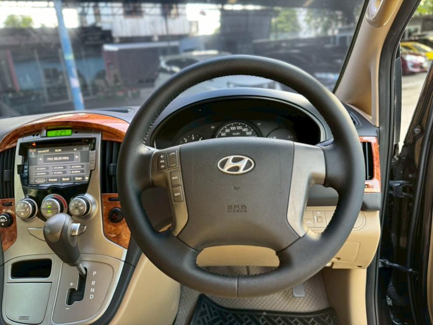 Hyundai H-1 รถสวยพร้อมใช้งาน 6