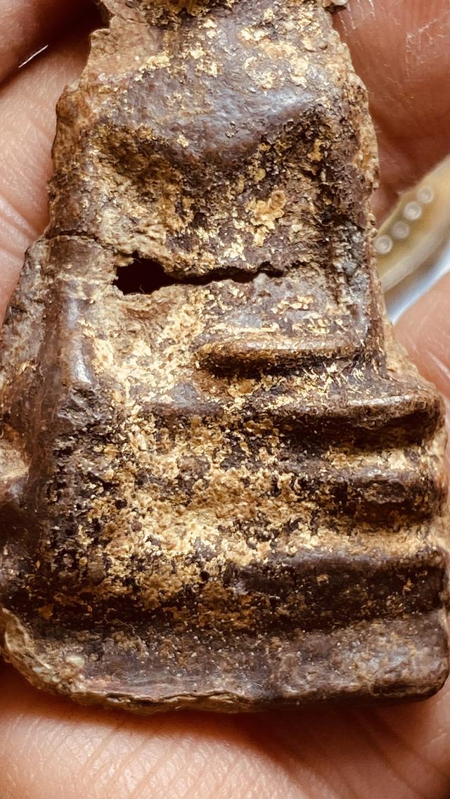 พระกรุเนื้อตะกั่วสนิมแดง รูปที่ 4