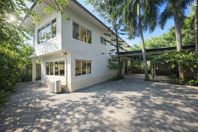 7นอน BTSเซนต์หลุยส์ 600 ม.ให้เช่าบ้านเดี่ยวใจกลางสาทร 100 ตร.วา. 300 ตร.ม.ร้านอาหาร คาเฟ่ หรือออฟฟิศ บ้าน 2 ชั้น 1