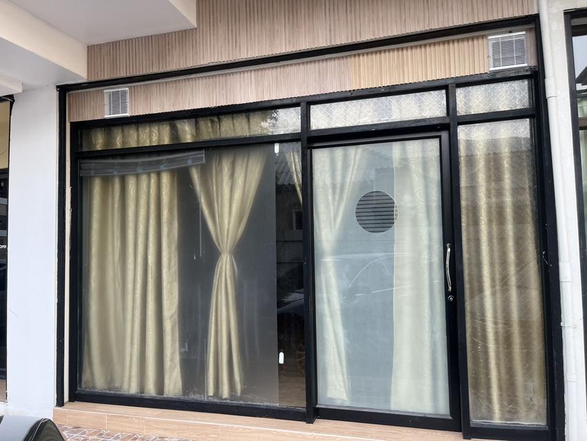 คอนโดมิเนียม รินน้ำเเมนชั่น 8