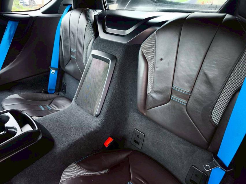 รหัสรถ KPV53 2018 BMW i8 1.5 HYBRID Pure Impulse สีดำ WRAP สีน้ำตาล 9