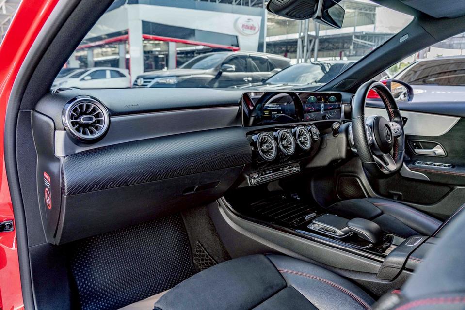 รหัสรถ NP465 รุ่นรถ : BENZ A200 AMG ปีรถ : 2020 10