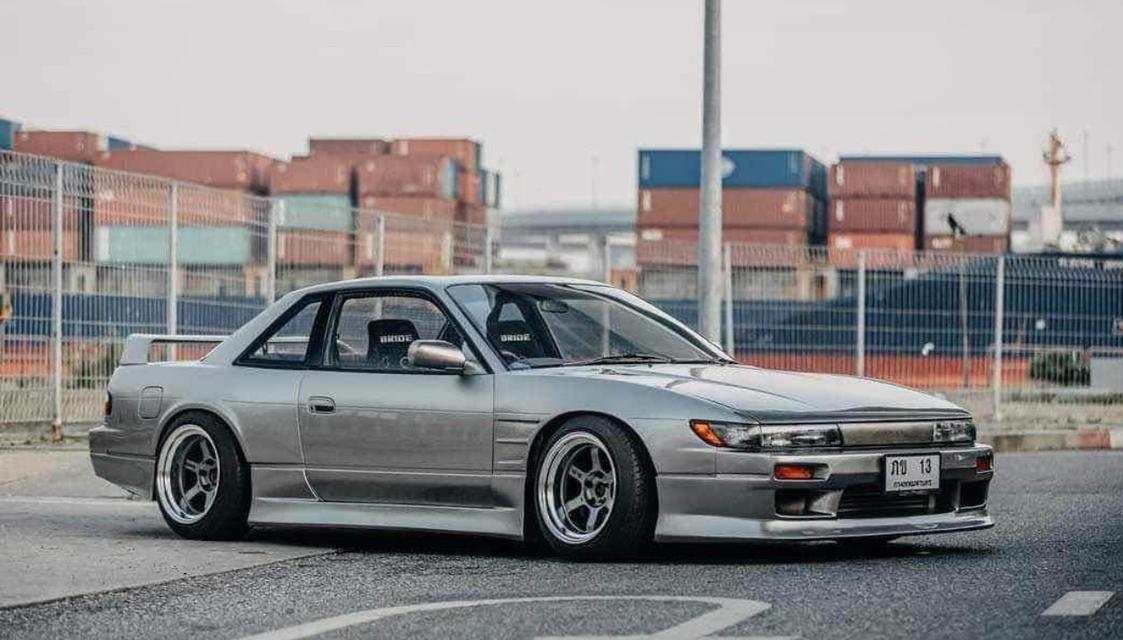 ขายรถยนต์ Nissan Silvia S13 แต่งหล่อจัดเต็ม