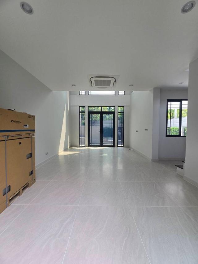 For rent, luxury 3-storey townhouse, Baan Klang Muang Classe Sukhumvit 77, new house, 1st hand, near BTS On Nut, On Nut 21