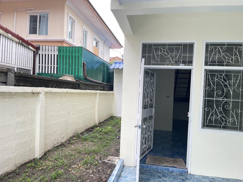 ขายด่วนมาก ทาวเฮ้าส์ 3 นอน 2 น้ำ 26.5 ตรว. หลังริม เจ้าของขายเอง รีโนเวทเรียบร้อยพร้อมเข้าอยู่ 7